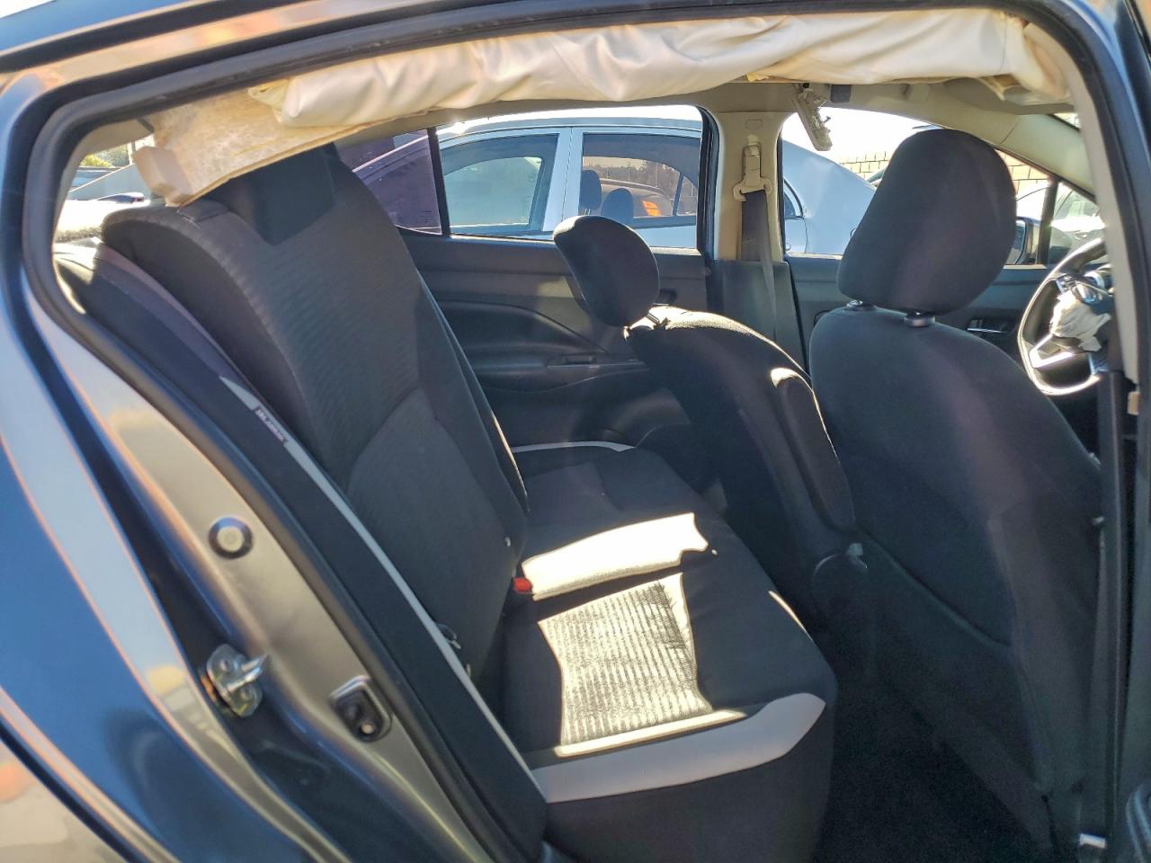 2020 NISSAN VERSA SV photo 10