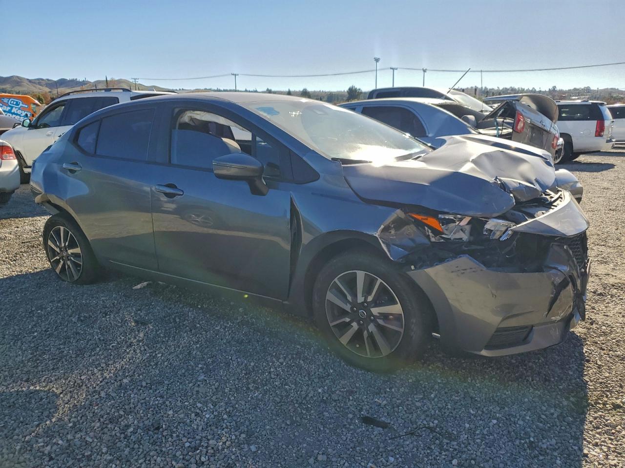2020 NISSAN VERSA SV photo 4