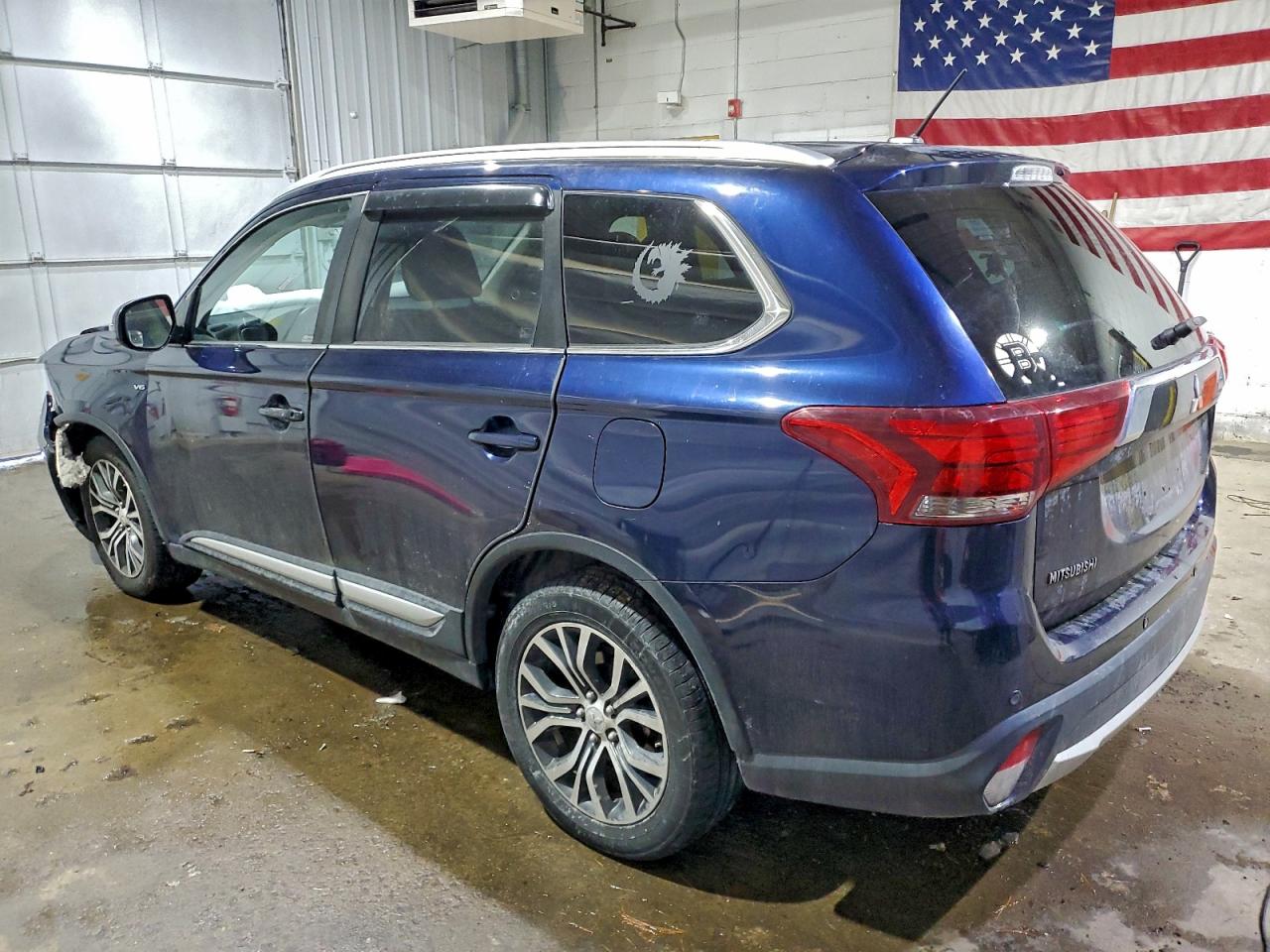 2016 MITSUBISHI OUTLANDER GT photo 2