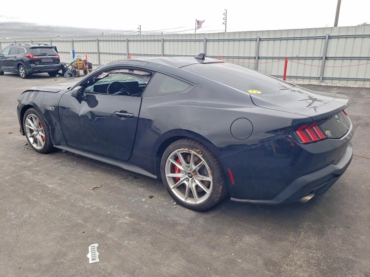 2024 FORD MUSTANG GT photo 3
