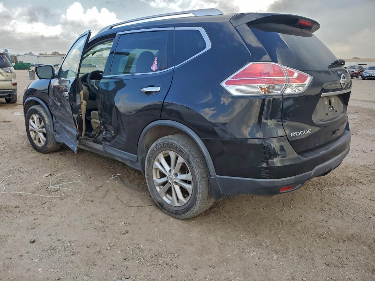 2016 NISSAN ROGUE S photo 2