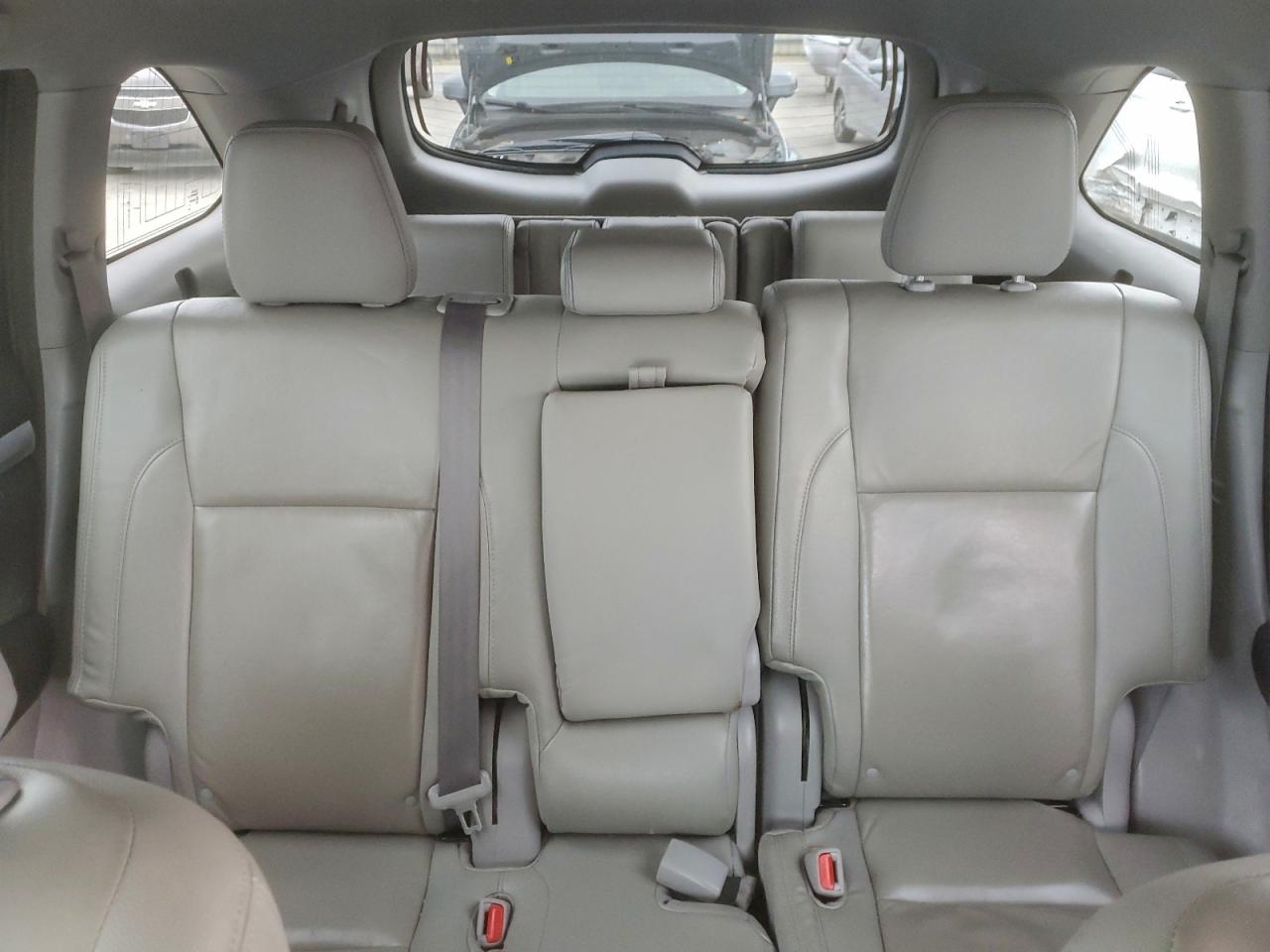 2018 TOYOTA HIGHLANDER LE photo 10