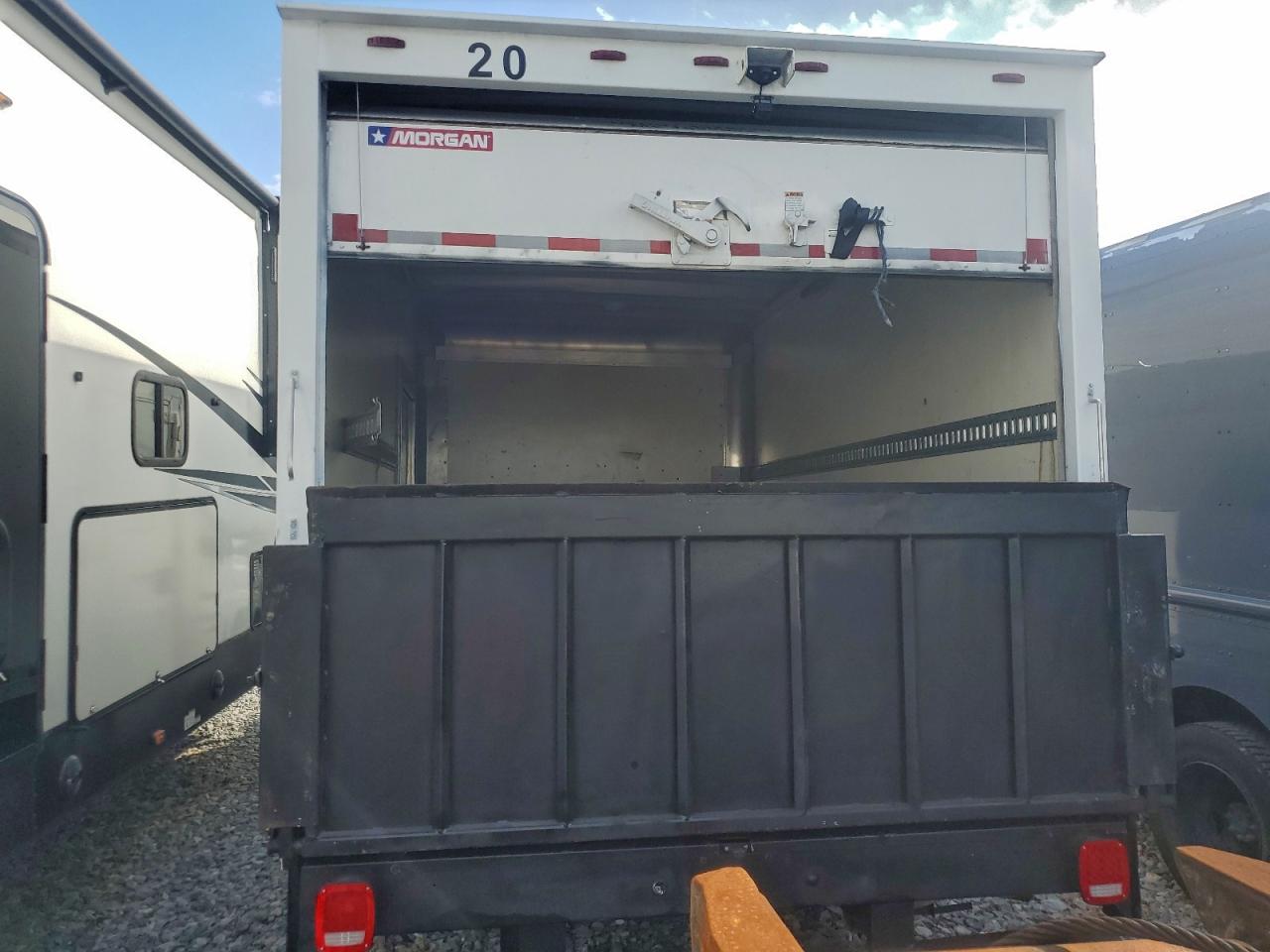 2018 CHEVROLET EXPRESS G3500 DELIVERY TRUCK photo 6
