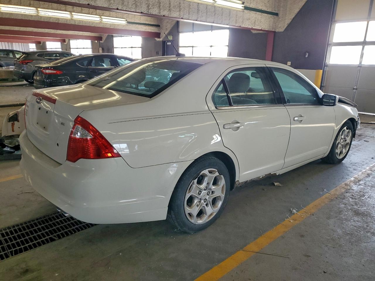 2011 FORD FUSION SE photo 3