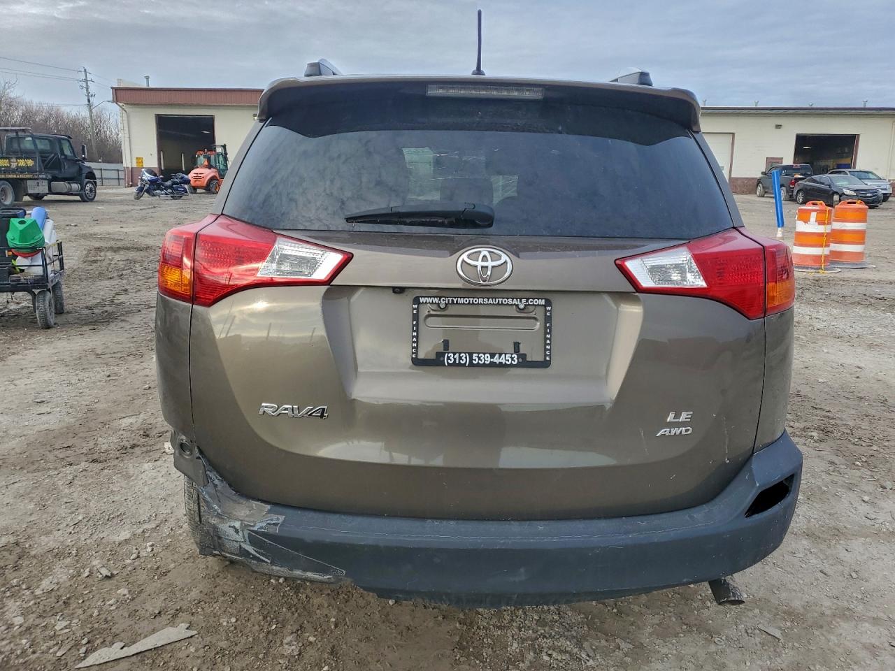 2014 TOYOTA RAV4 LE photo 11
