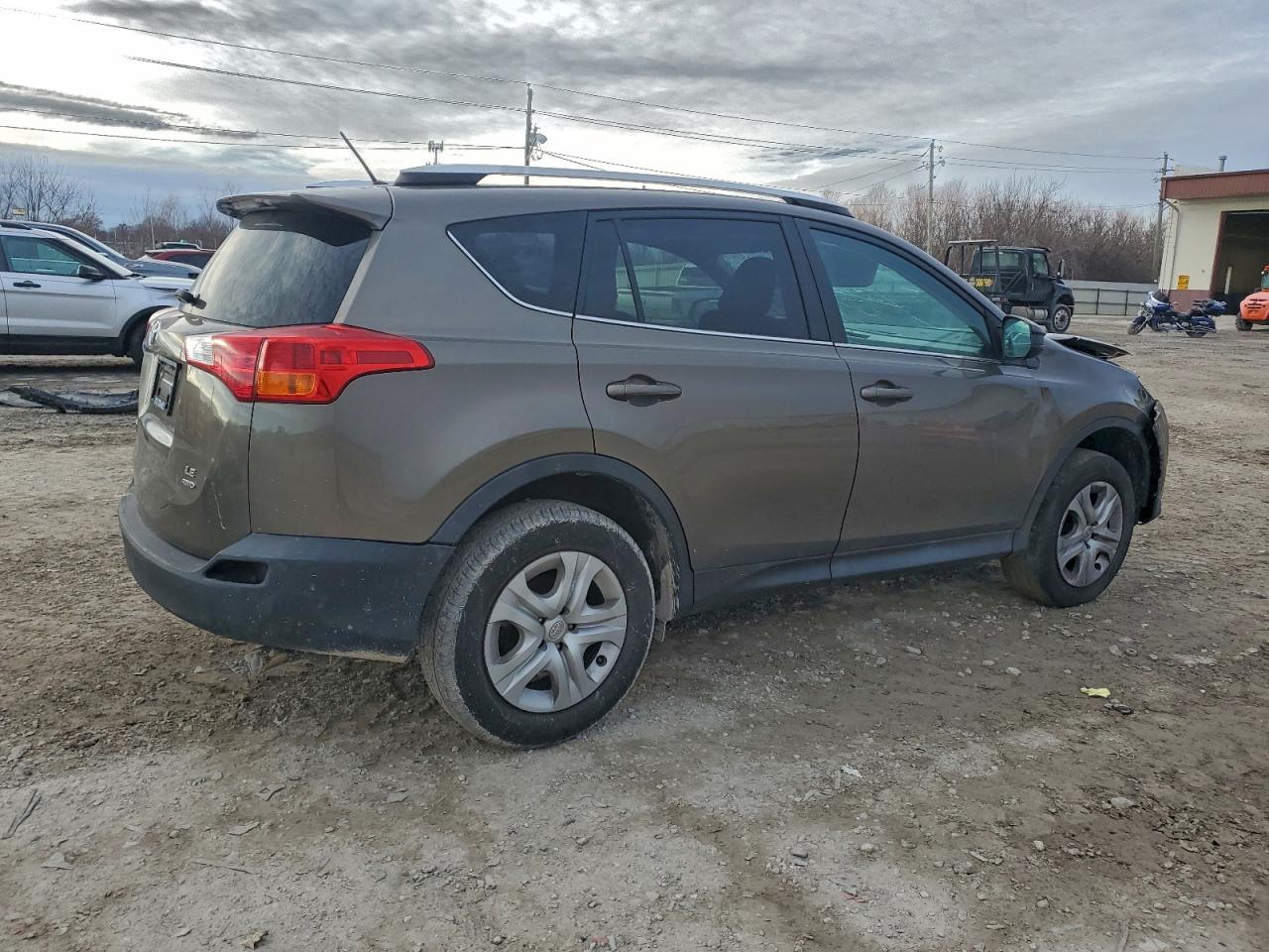 2014 TOYOTA RAV4 LE photo 5