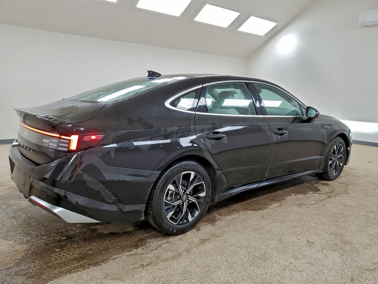 2025 HYUNDAI SONATA SEL photo 5