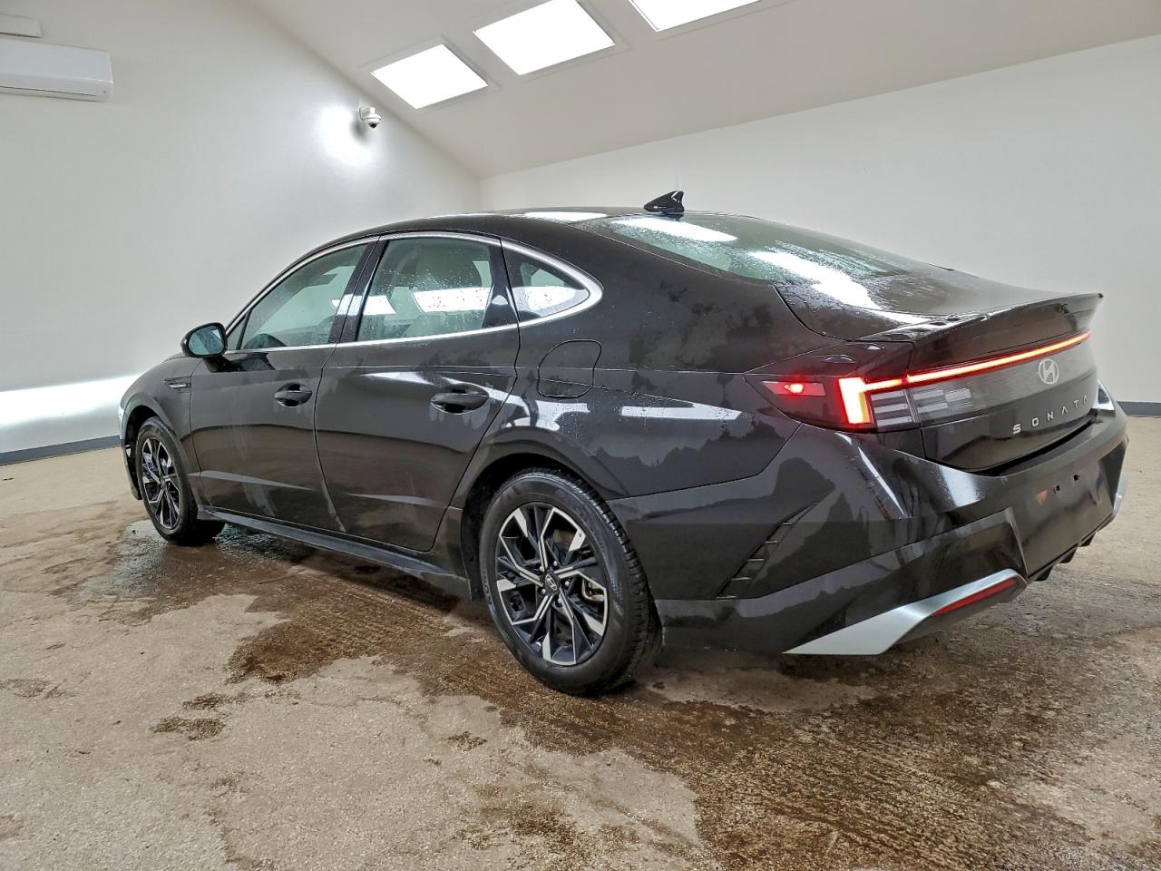 2025 HYUNDAI SONATA SEL photo 3