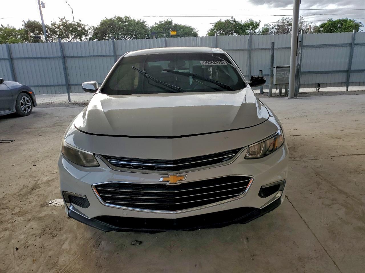 2017 CHEVROLET MALIBU LT photo 5