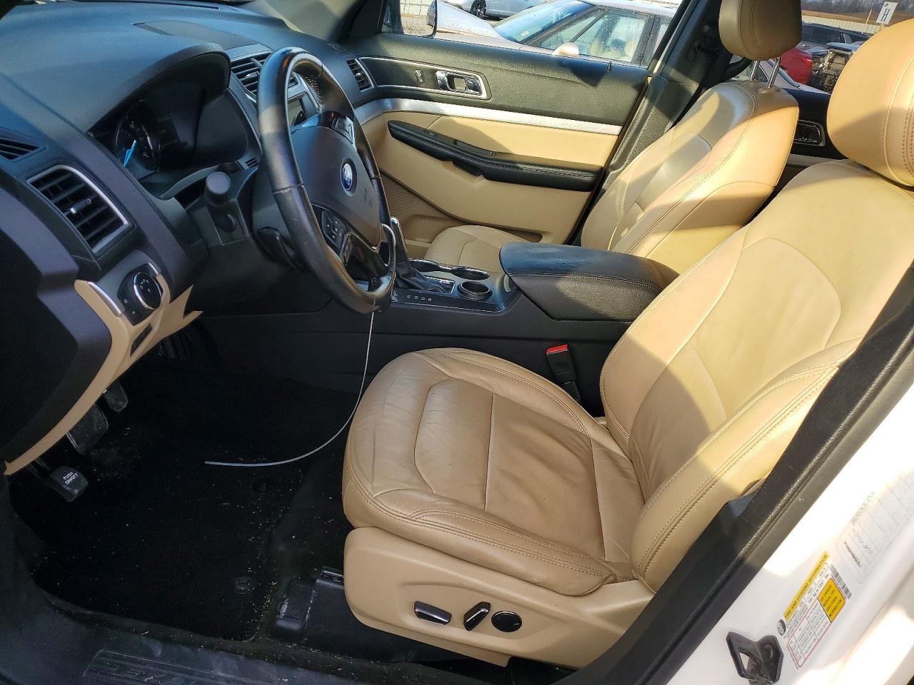 2017 FORD EXPLORER XLT photo 13