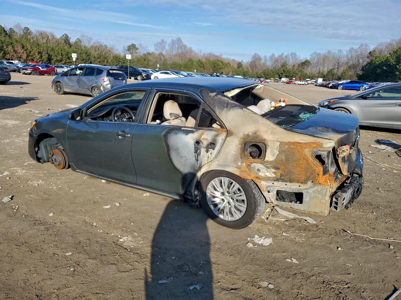 2014 TOYOTA CAMRY L photo 2