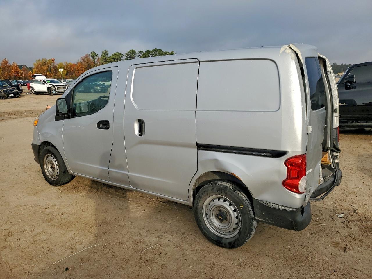 2015 CHEVROLET CITY EXPRESS LT photo 2