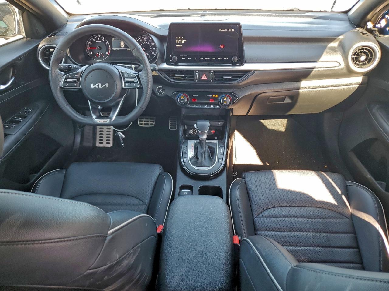 2024 KIA FORTE GT LINE photo 22