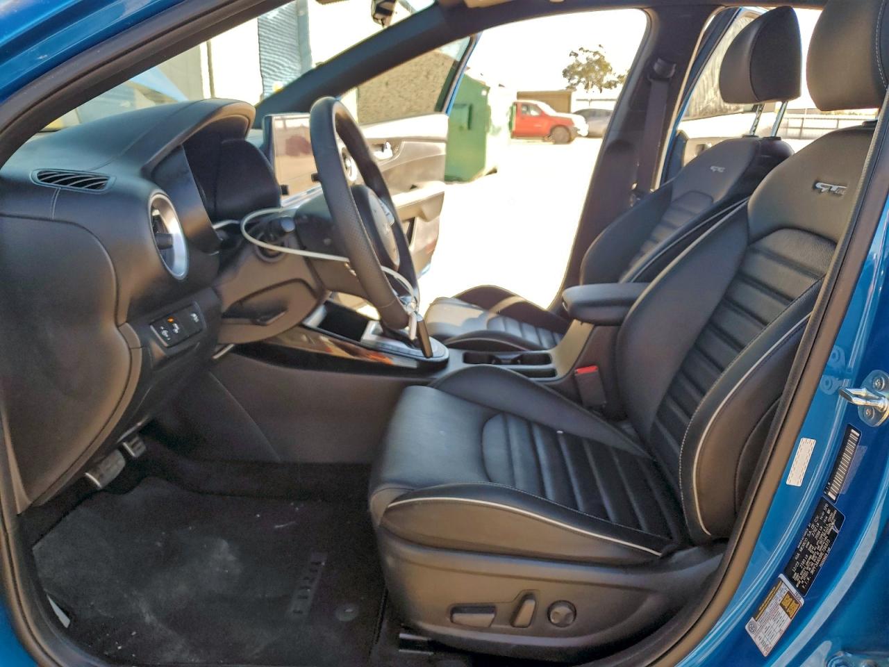 2024 KIA FORTE GT LINE photo 19