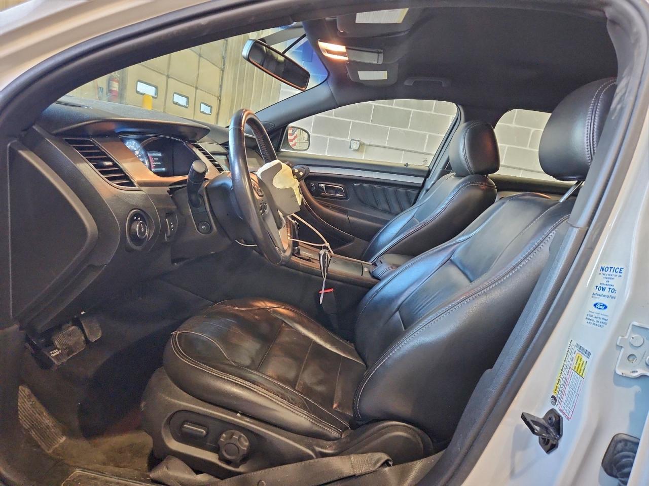 2015 FORD TAURUS SEL photo 7