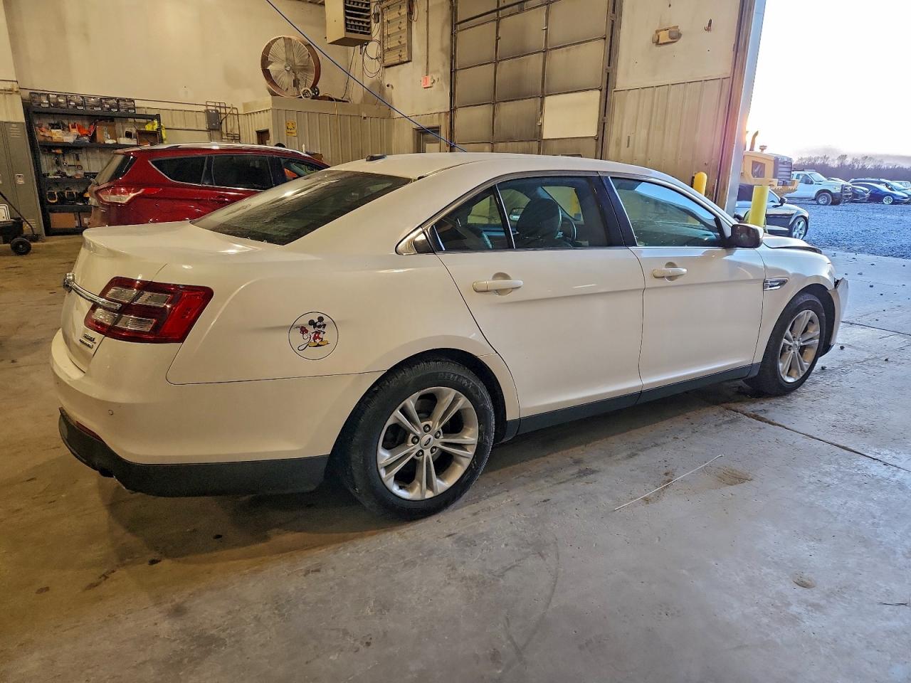 2015 FORD TAURUS SEL photo 3