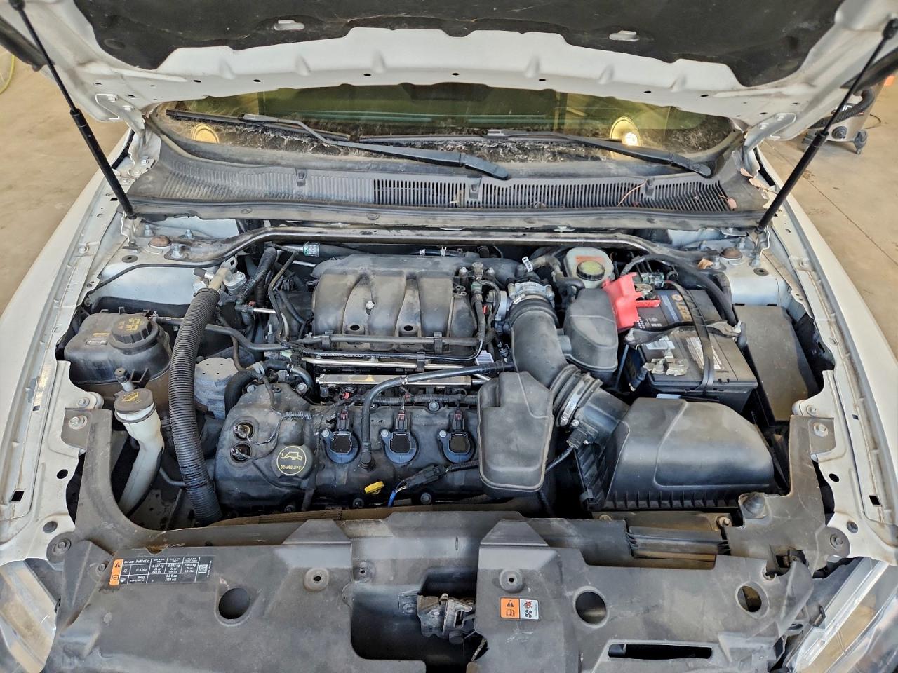 2015 FORD TAURUS SEL photo 11