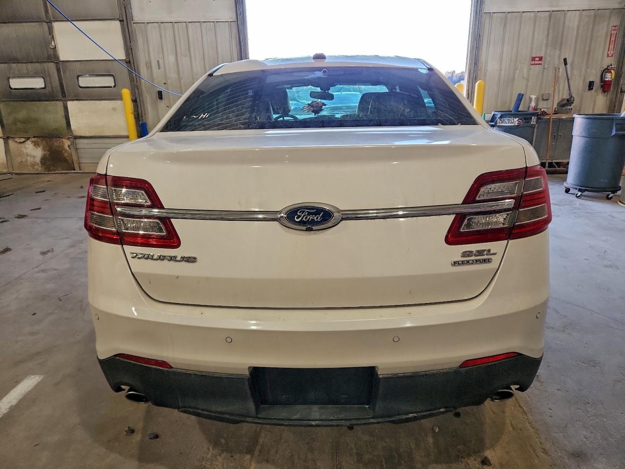 2015 FORD TAURUS SEL photo 6