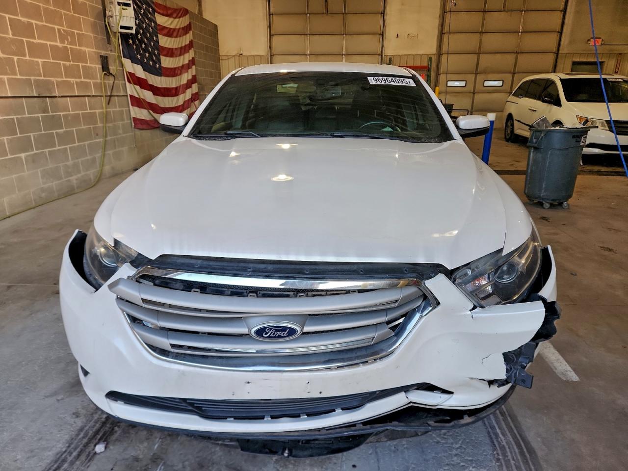 2015 FORD TAURUS SEL photo 5