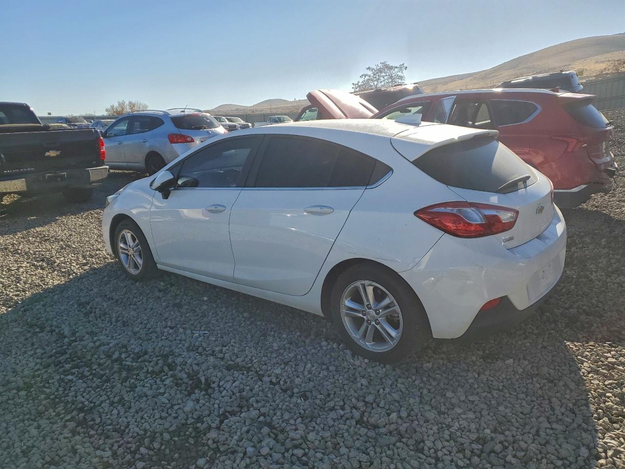 2017 CHEVROLET CRUZE LT photo 3
