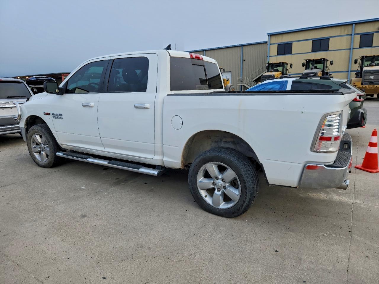 2018 RAM 1500 SLT photo 3