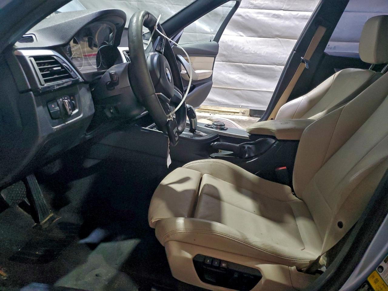 2015 BMW 320 I XDRIVE photo 13