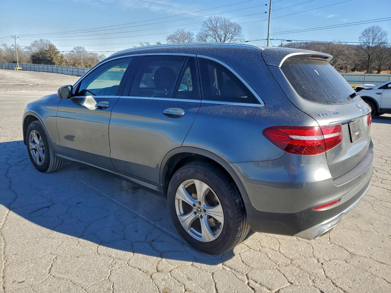 2018 MERCEDES-BENZ GLC 300 photo 2