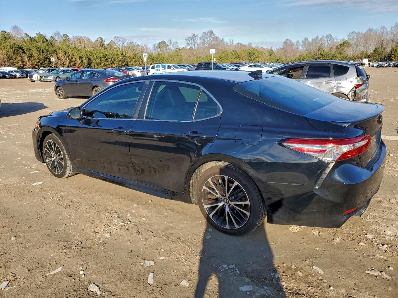 2019 TOYOTA CAMRY L photo 3