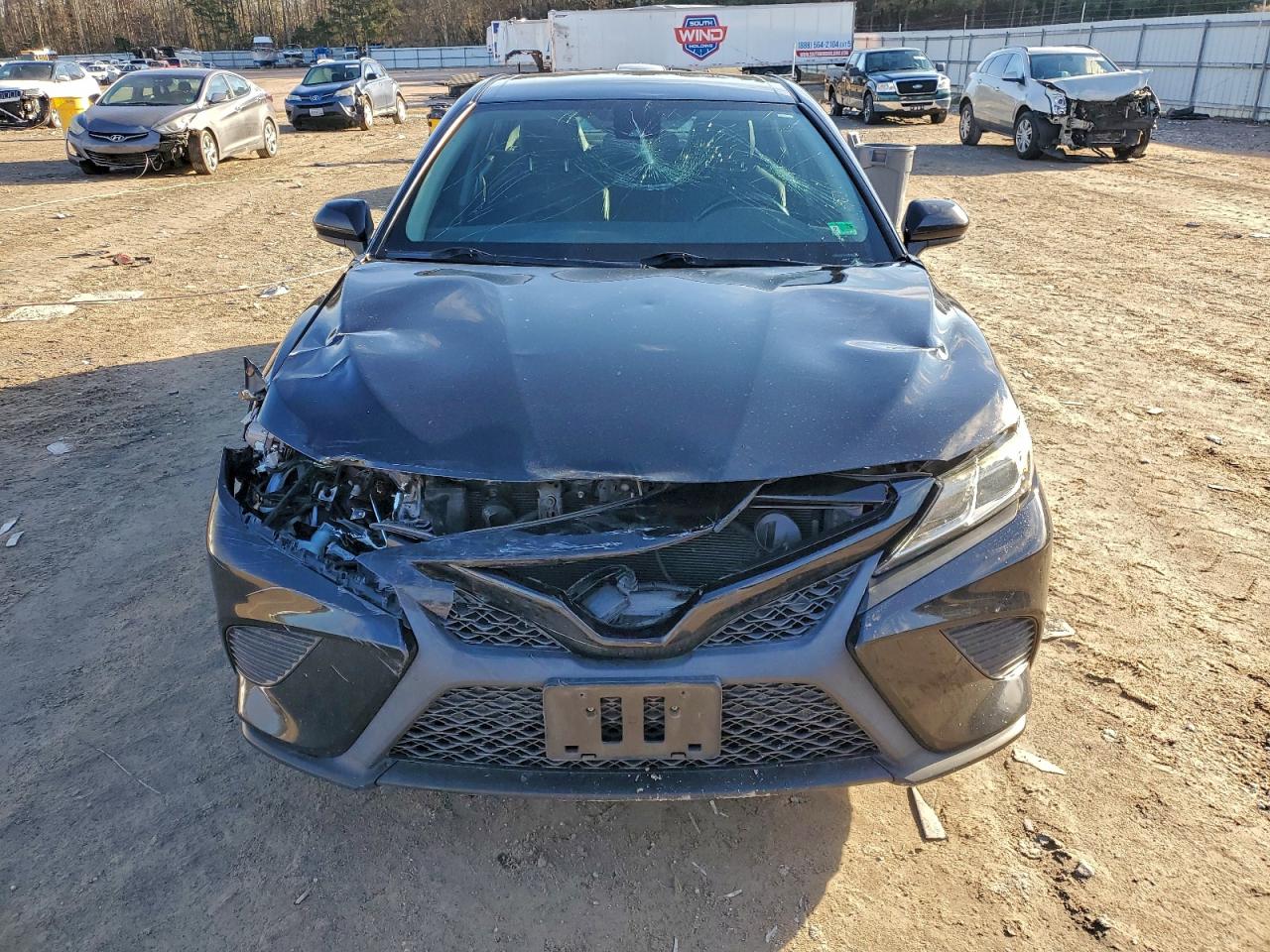 2019 TOYOTA CAMRY L photo 9
