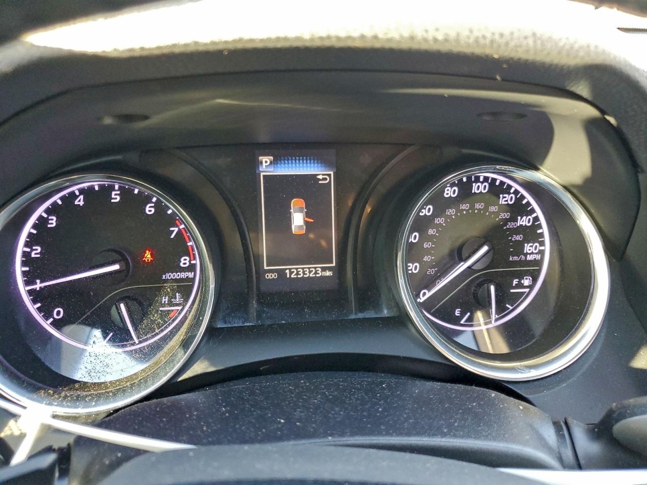 2019 TOYOTA CAMRY L photo 17
