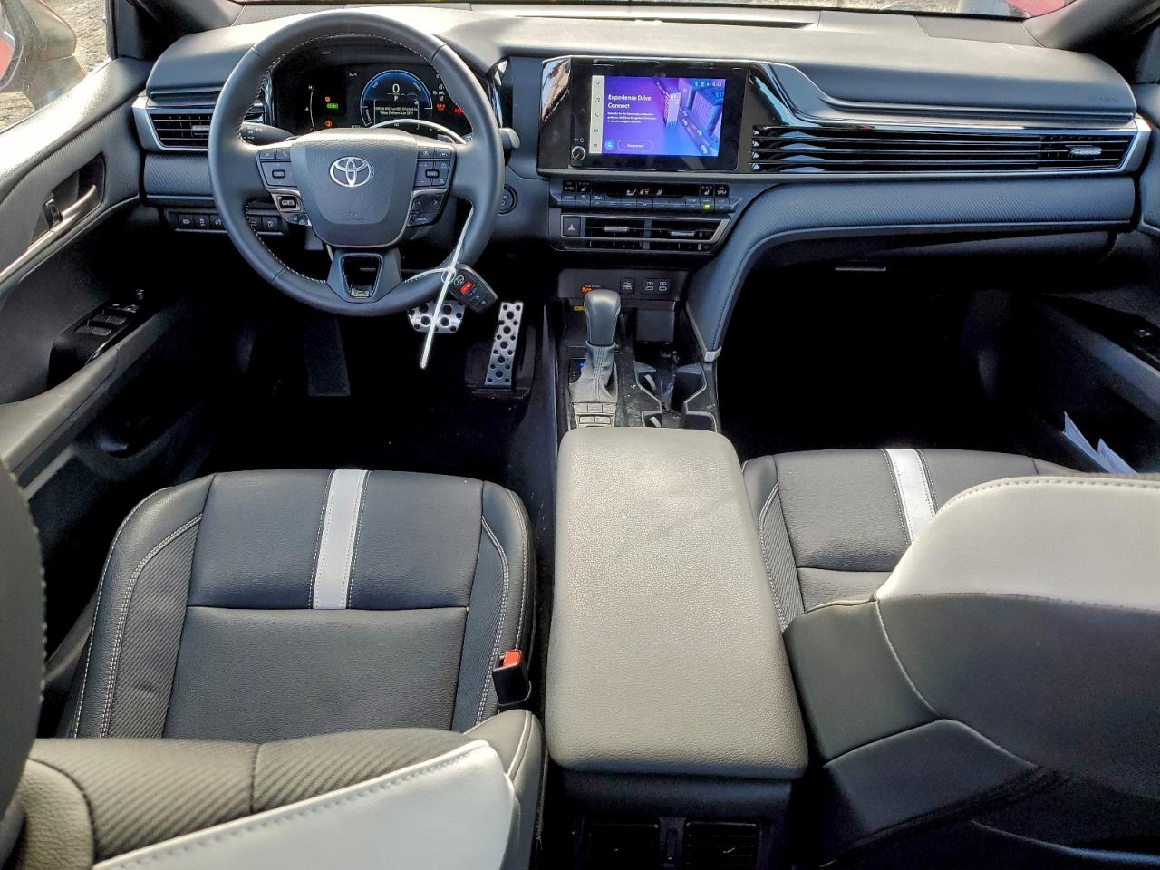 2025 TOYOTA CAMRY XSE photo 8