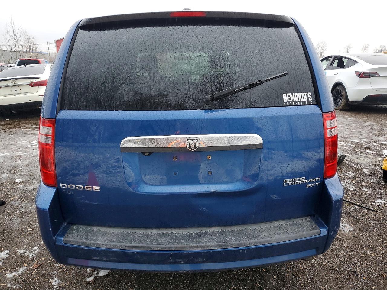 2010 DODGE GRAND CARAVAN SE photo 6