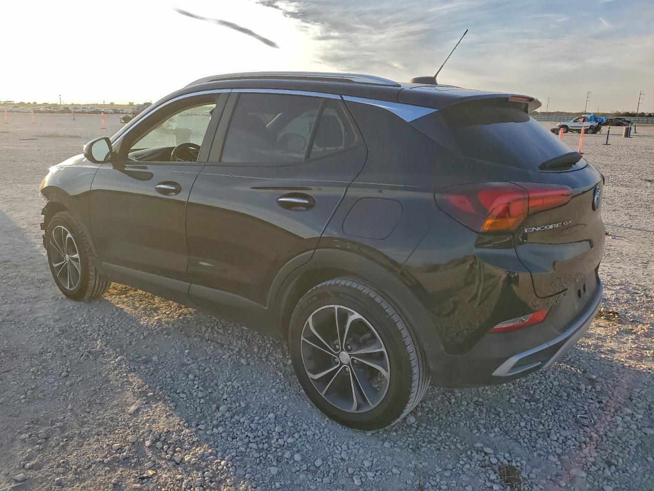2020 BUICK ENCORE GX SELECT photo 3