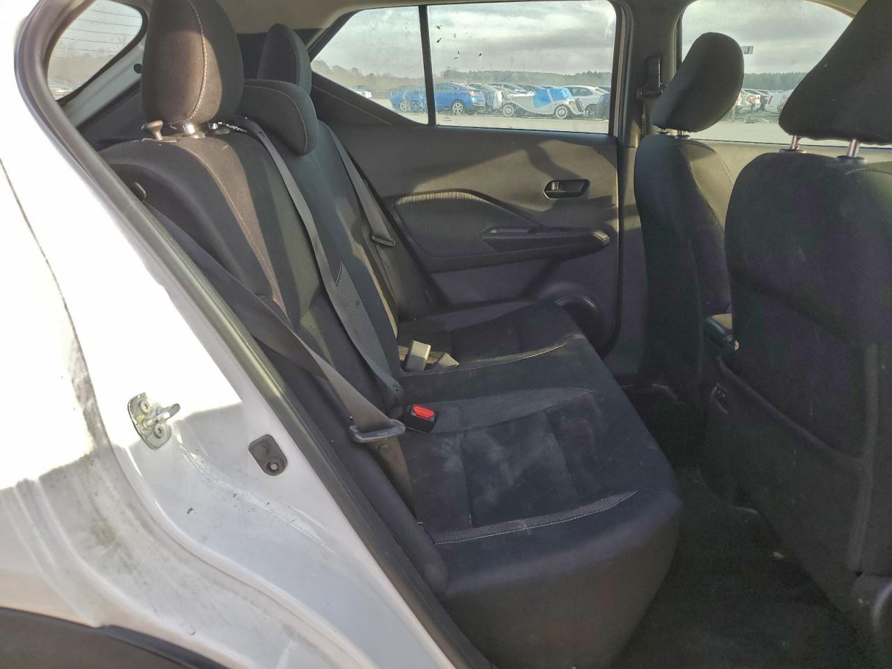 2020 NISSAN KICKS S photo 19