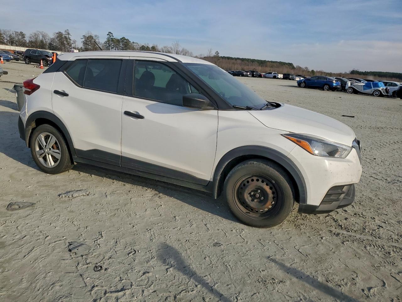 2020 NISSAN KICKS S photo 7