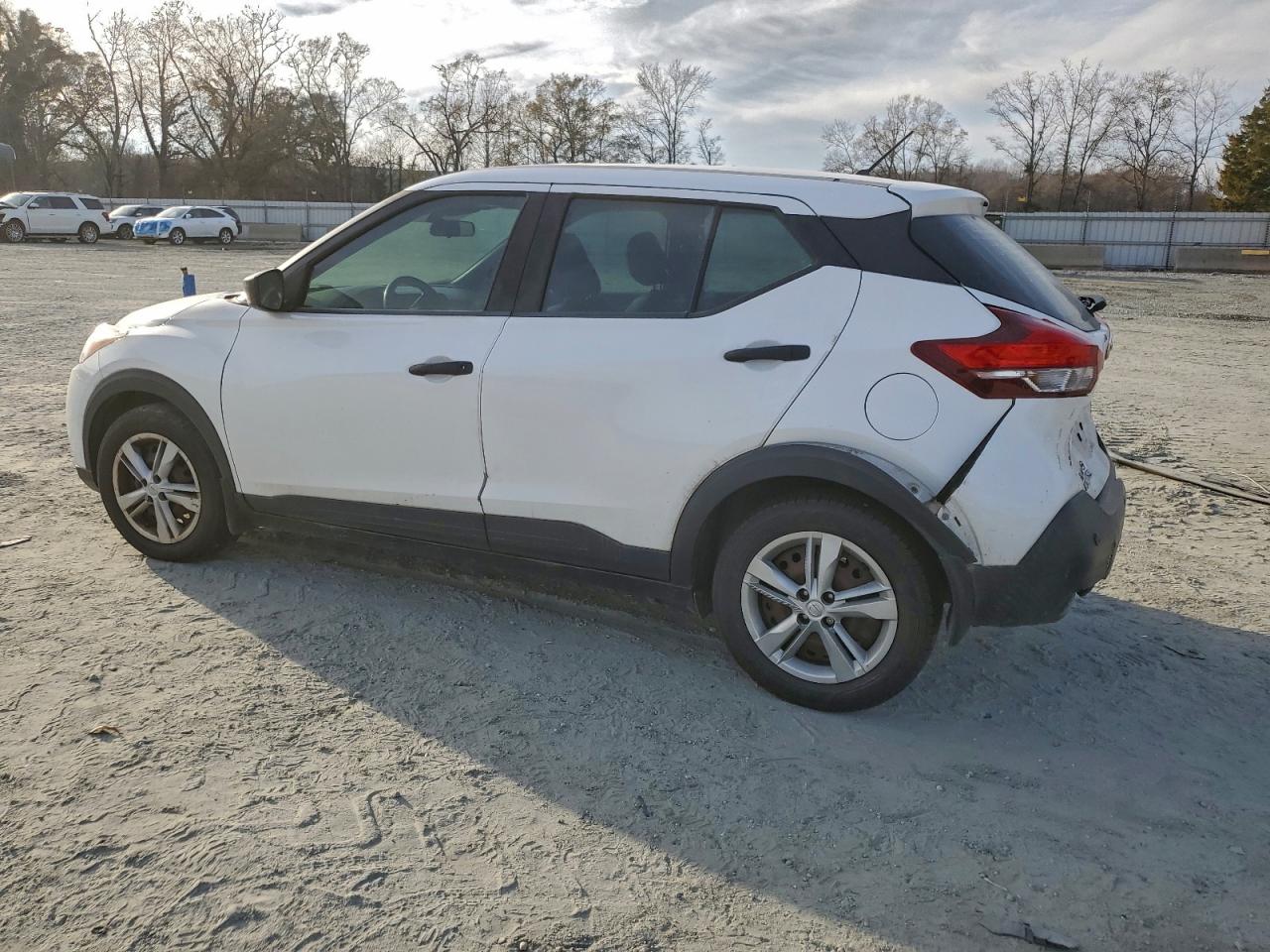 2020 NISSAN KICKS S photo 3