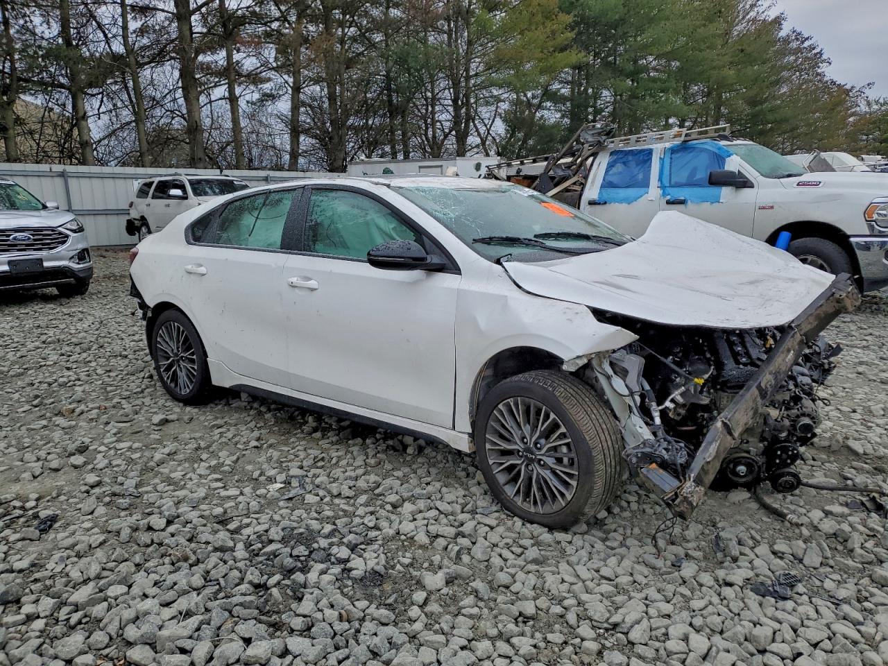 2024 KIA FORTE GT LINE photo 4