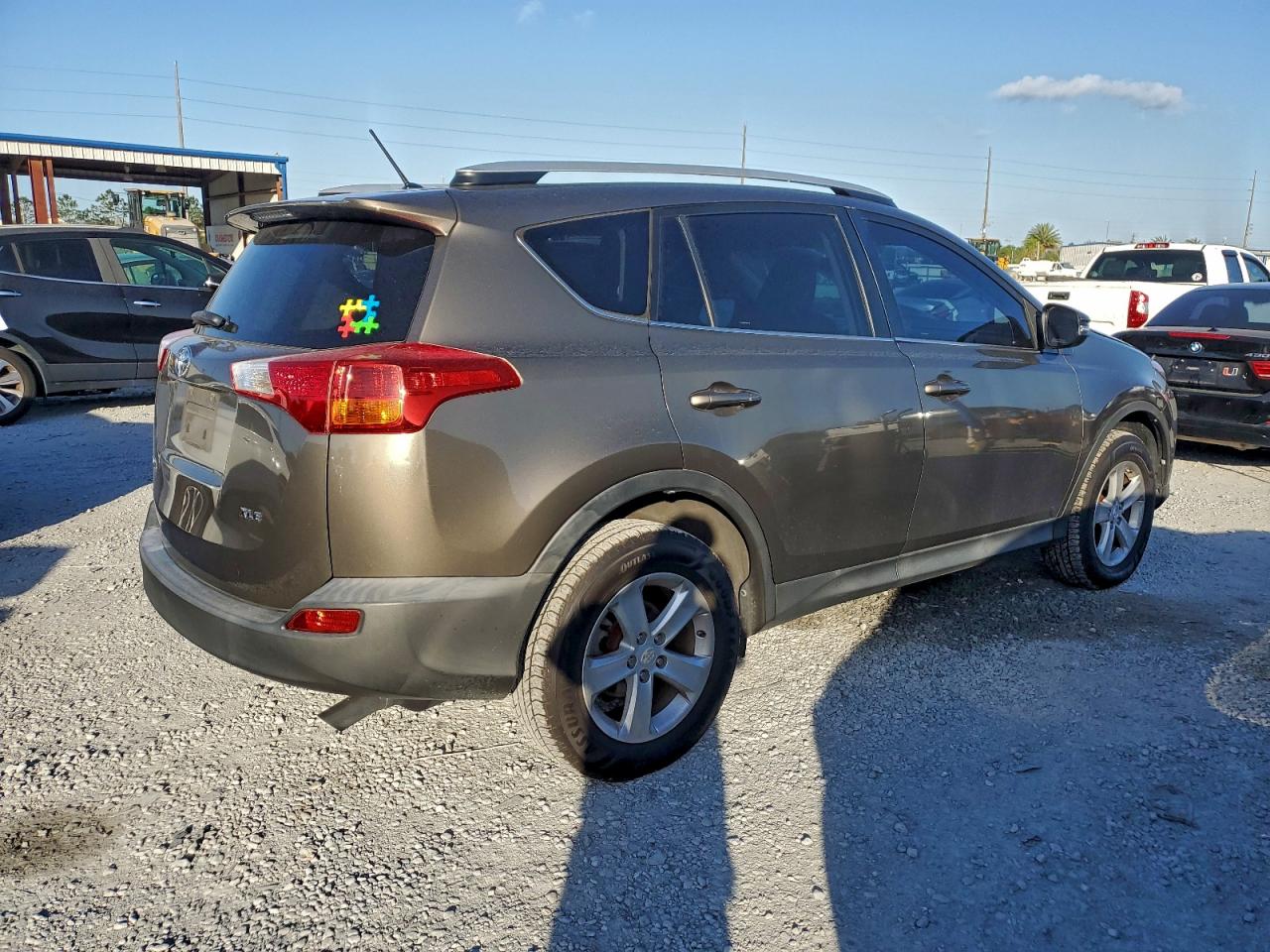 2013 TOYOTA RAV4 XLE photo 9
