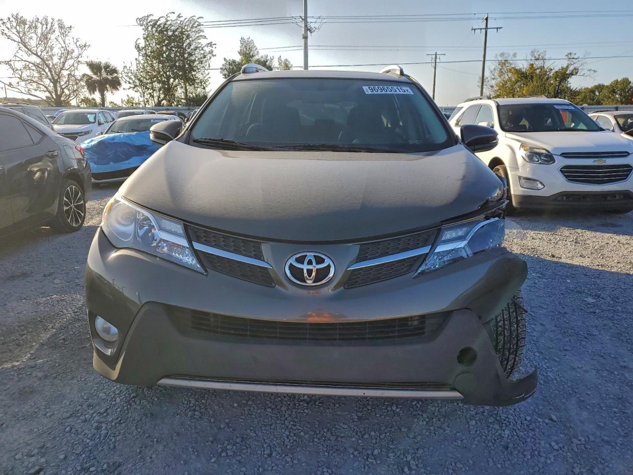 2013 TOYOTA RAV4 XLE photo 17