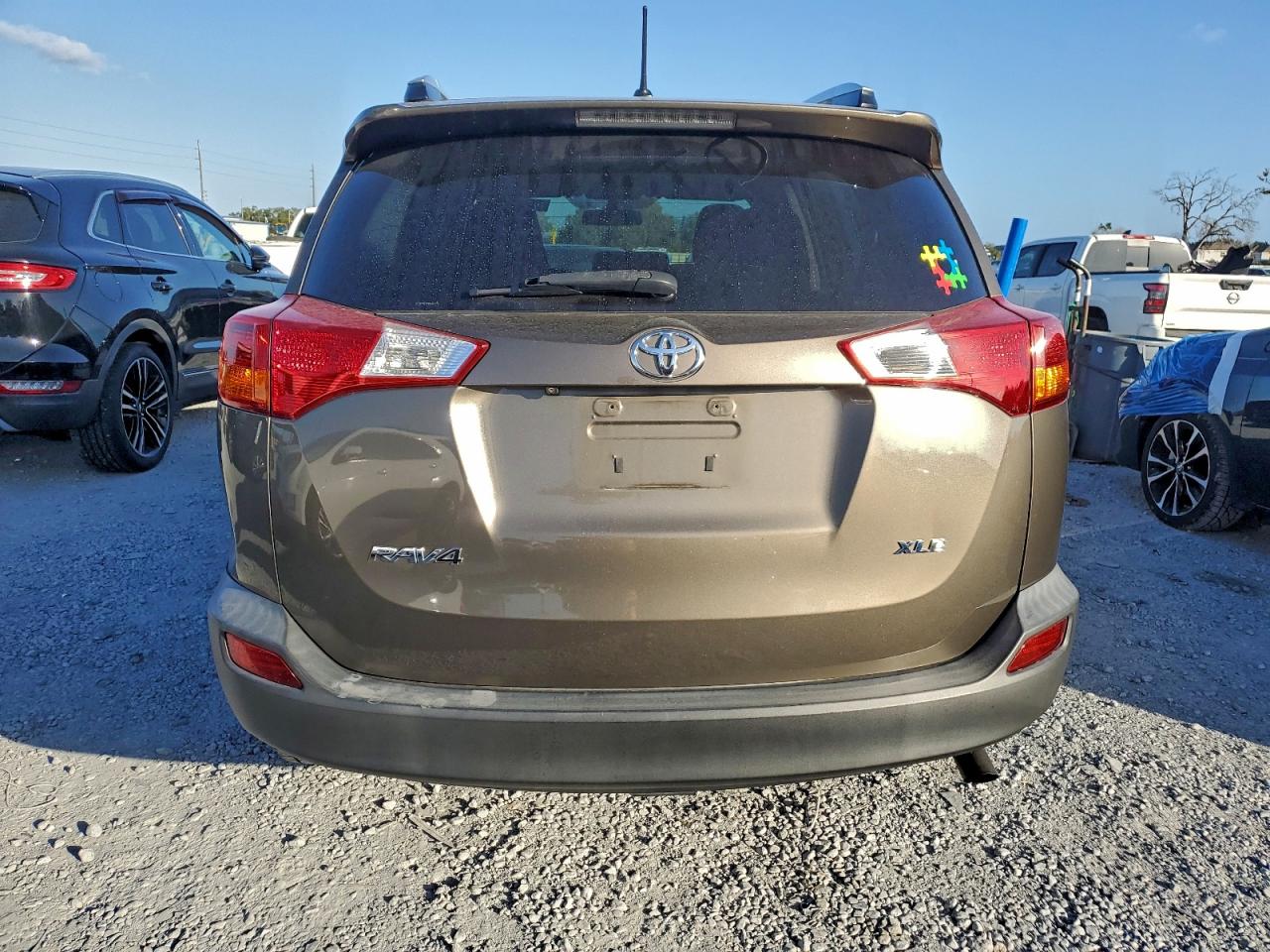 2013 TOYOTA RAV4 XLE photo 21