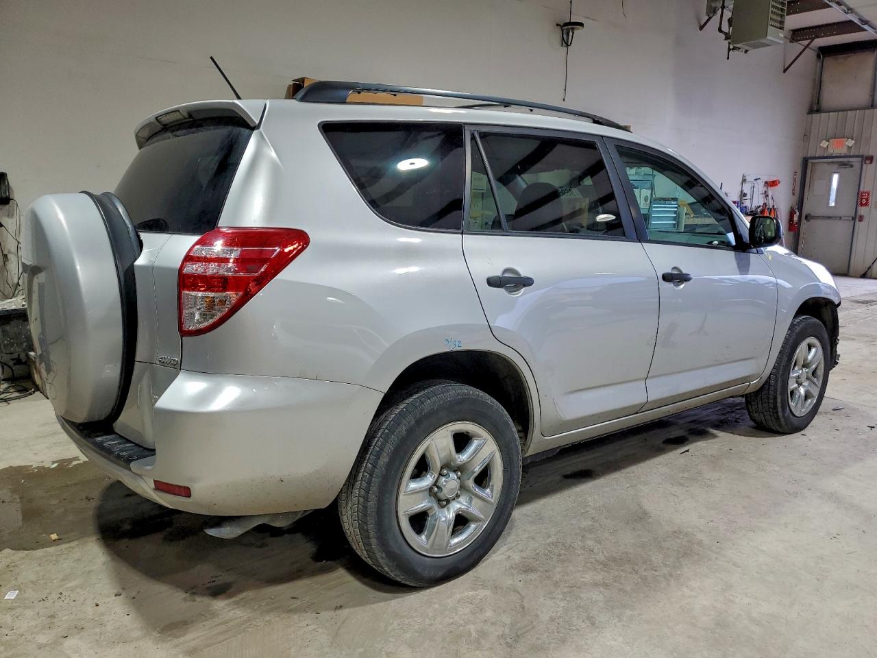2010 TOYOTA RAV4 photo 7
