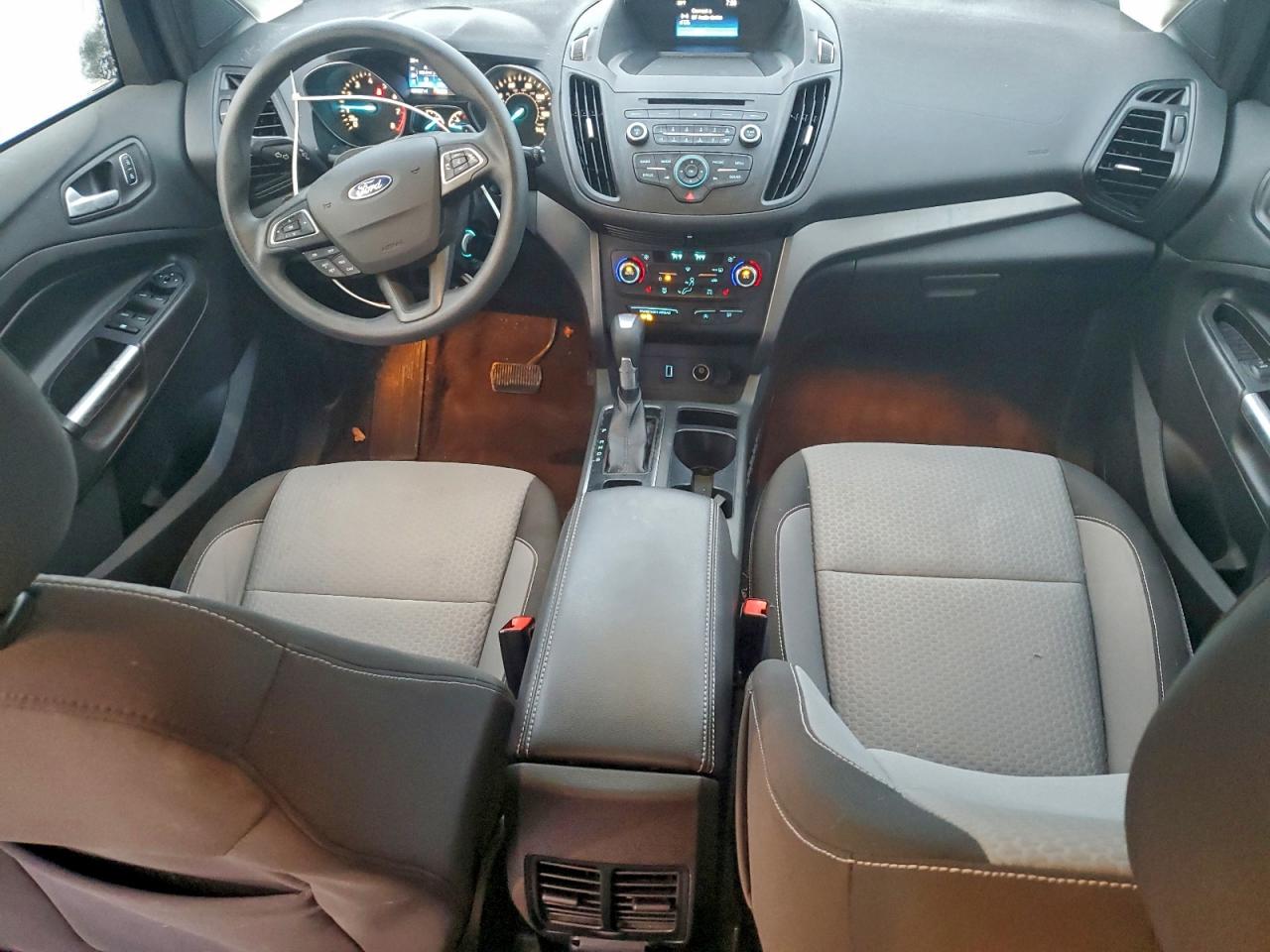 2017 FORD ESCAPE SE photo 8