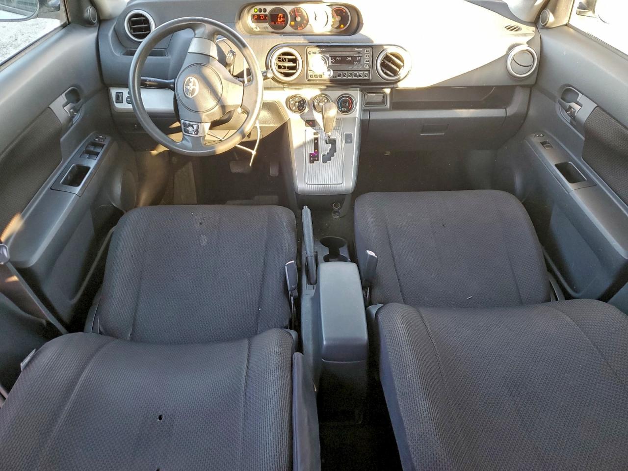 2010 TOYOTA SCION XB photo 15