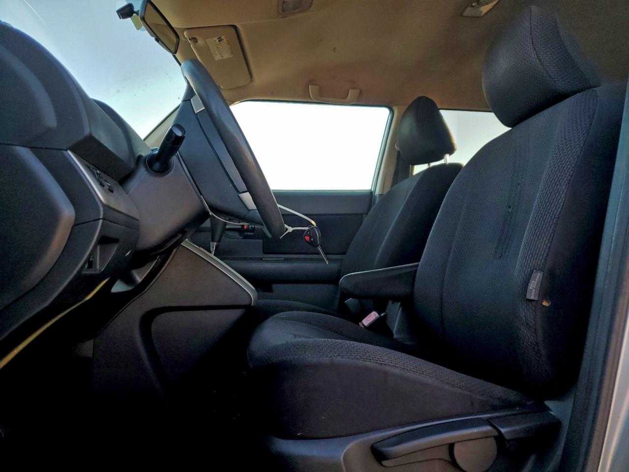 2010 TOYOTA SCION XB photo 13