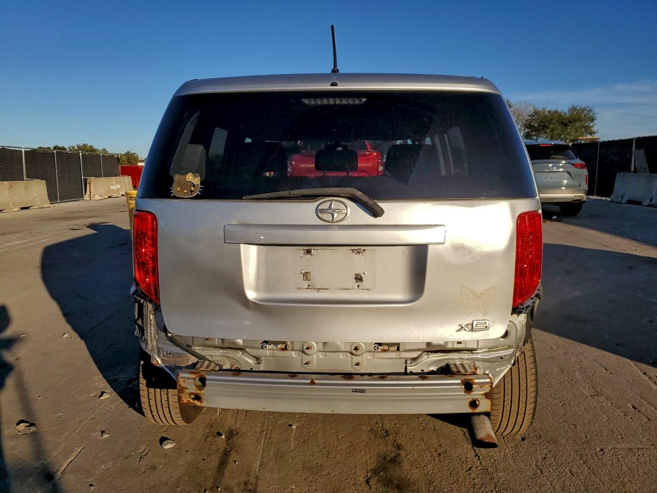 2010 TOYOTA SCION XB photo 11