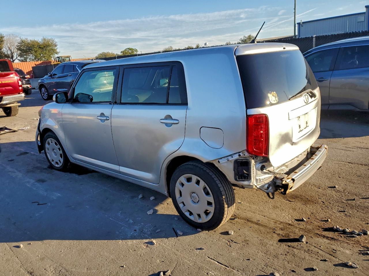 2010 TOYOTA SCION XB photo 3