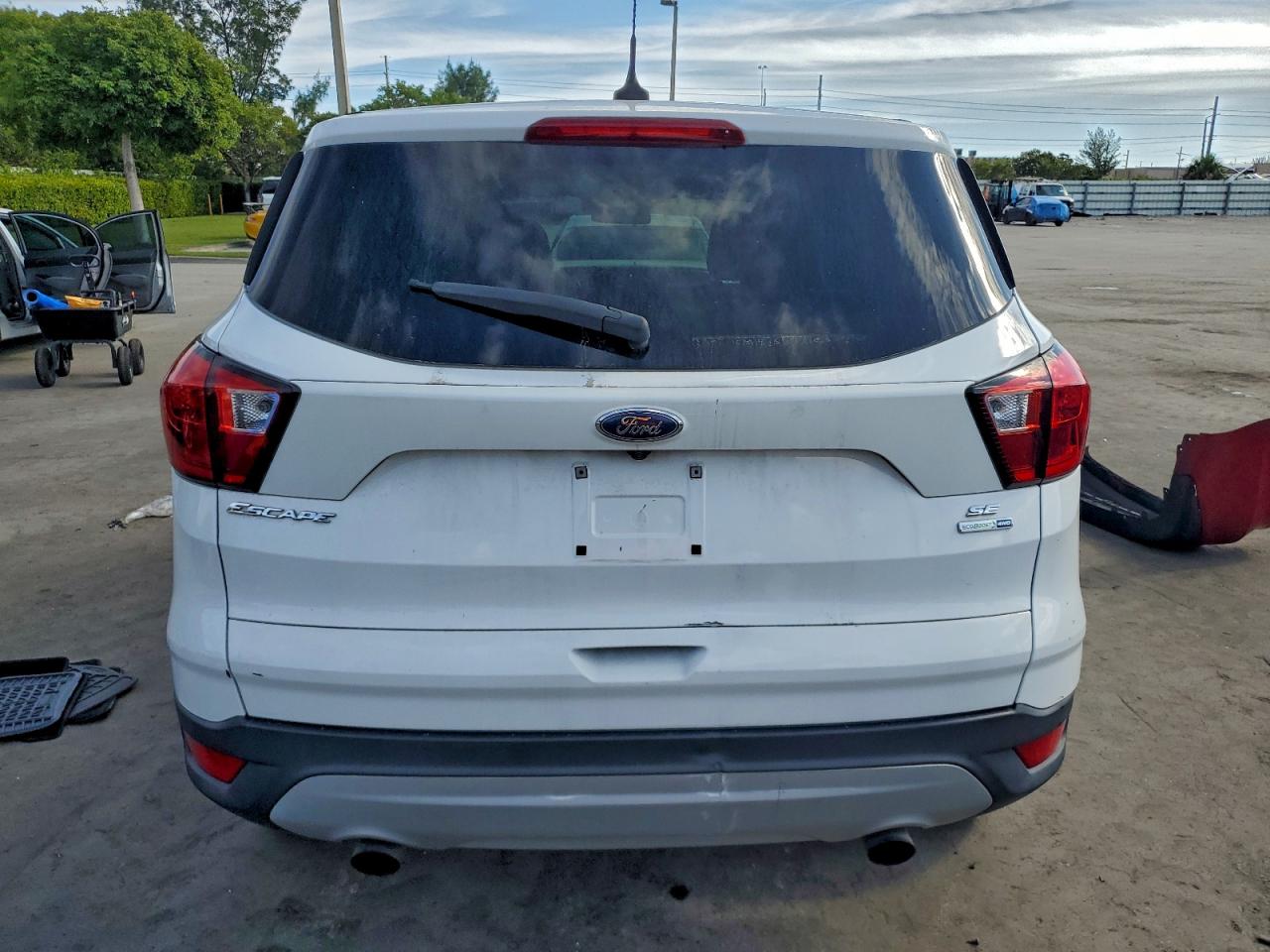 2019 FORD ESCAPE SE photo 16