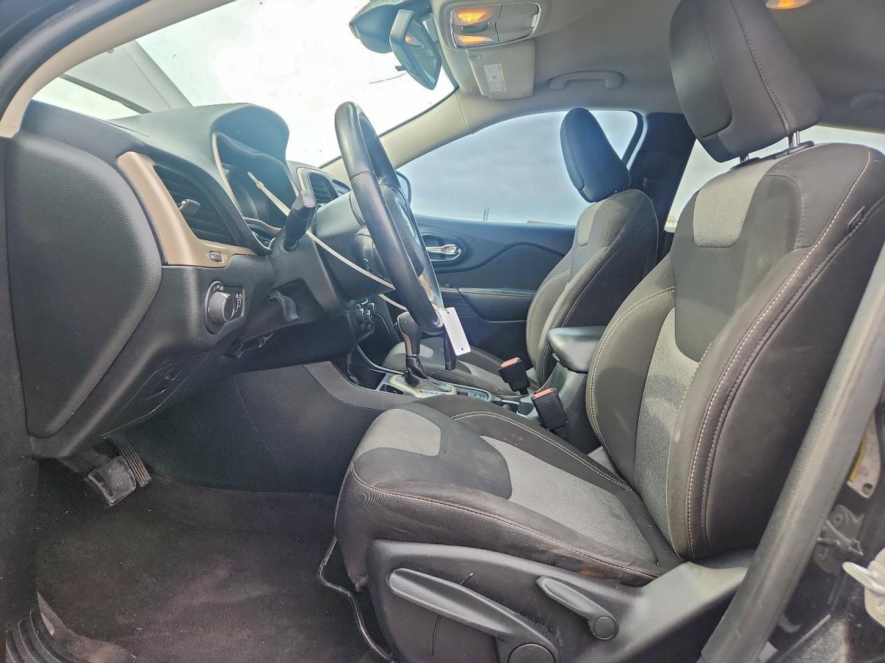 2015 JEEP CHEROKEE SPORT photo 19