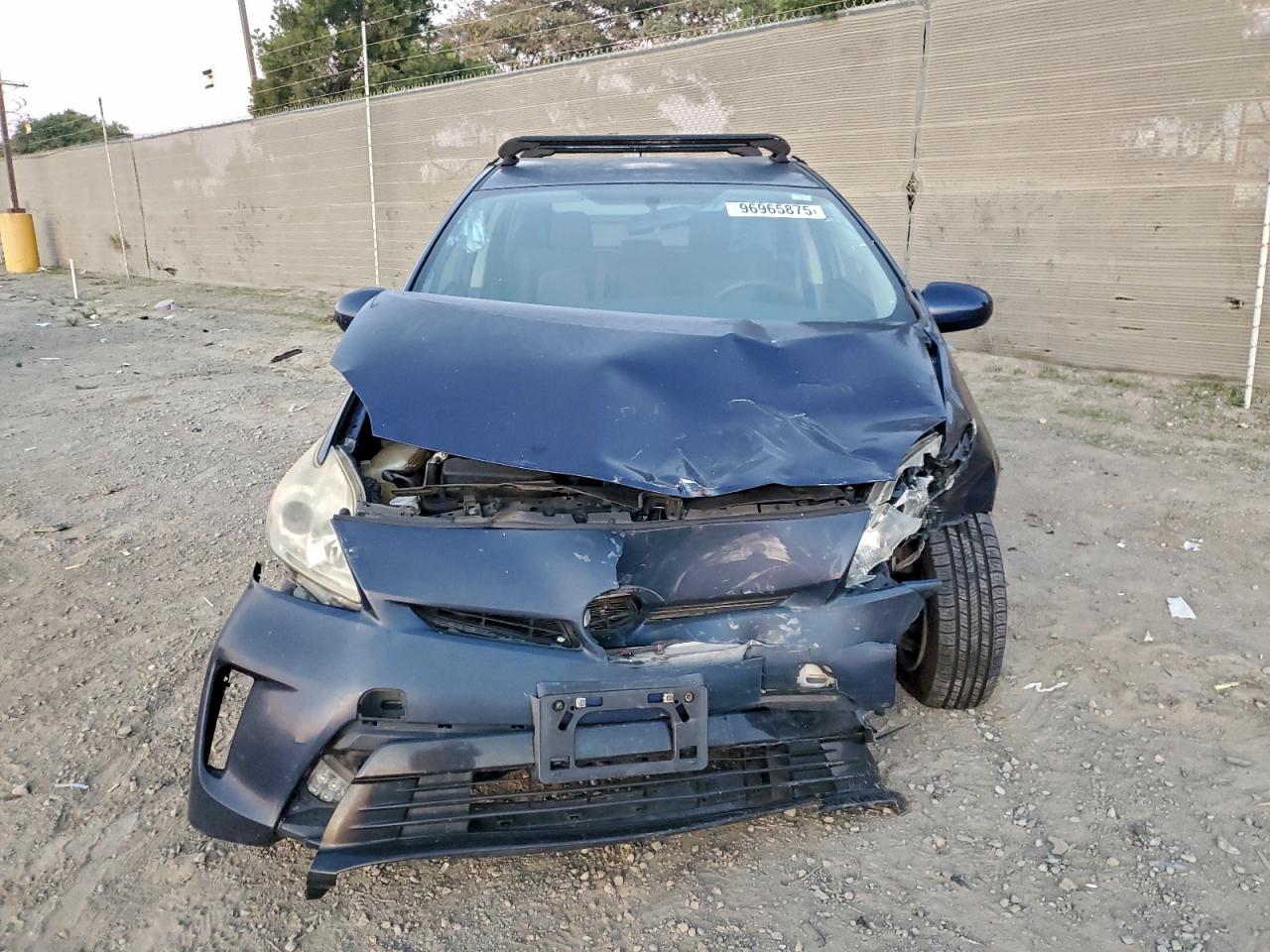 2015 TOYOTA PRIUS photo 5