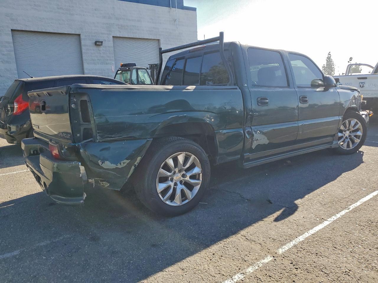 2005 CHEVROLET SILVERADO C1500 photo 3